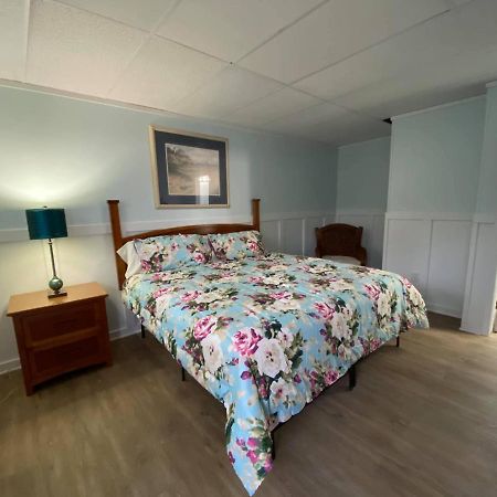 The Palms Motel Geneva-on-the-Lake Extérieur photo